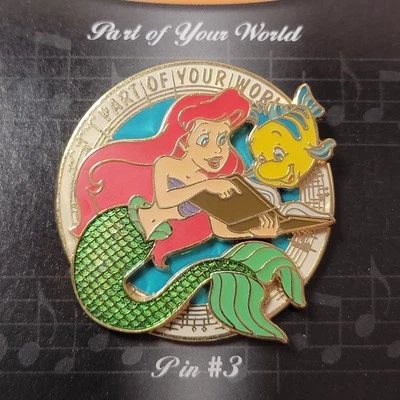 Prendedor De Colección Disney Parte de Tu Mundo Sirenita Ariel y Platija Leer Libro PA  Foto 1 de 4