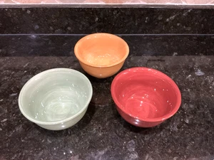 Korsika 6" Schüsseln 3er Set in gelb grün rot handbemalt Tischplatten Geschirr - Bild 1 von 18