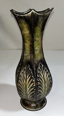 Jarrón 13" Metal Diseño ACANTHUS Verde Bronce Negro Aspecto Envejecido. En muy buena condición Foto 1 de 4