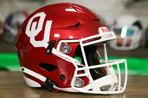 Oklahoma Sooners Riddell SpeedFlex Helmet - Picture 1 of 7