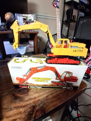 RARE DINKY No. 984 ATLAS DIGGER Excavator MINT IN THE BOX! - Image 1 of 4