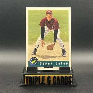 1993 Upper Deck Derek Jeter Rookie Card ⚾ The Birth of a Legend! - Picture 1 of 5