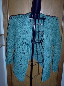 Handcrafted/crocheted Lacy pattern, Merino Wool sweater, xxl, green - Picture 1 of 9