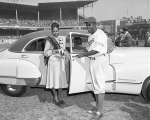 8x10 Photo JACKIE ROBINSON Brooklyn Dodgers All-Star MVP HOF Home Run 42 - Picture 1 of 1