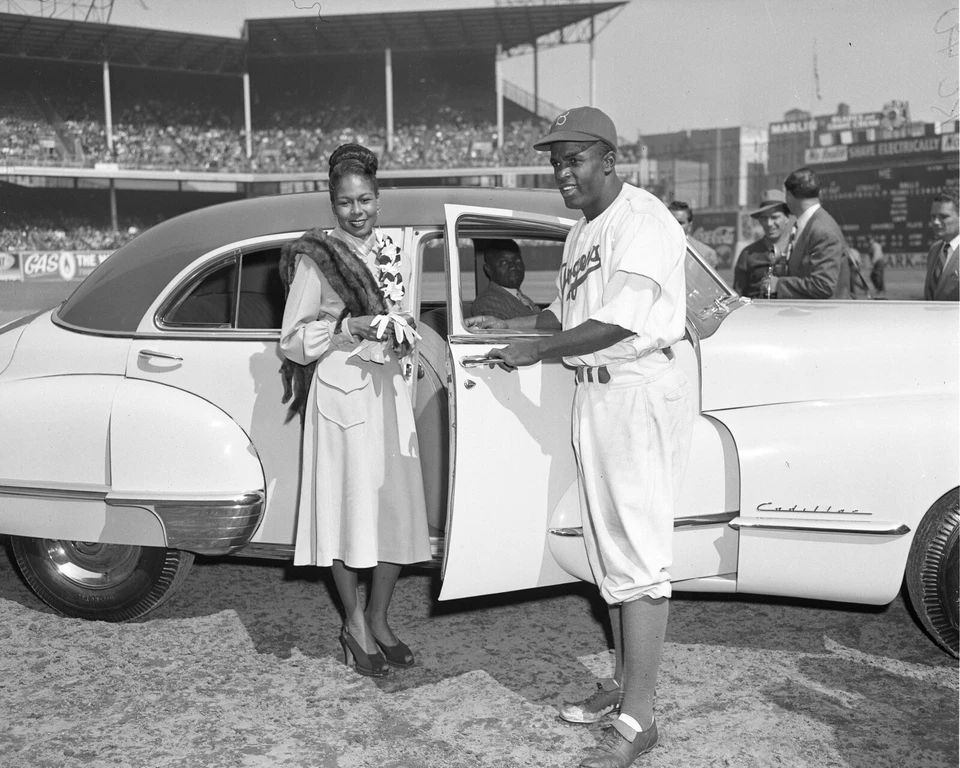 8x10 Photo JACKIE ROBINSON Brooklyn Dodgers All-Star MVP HOF Home Run 42 - Image 1 of 1