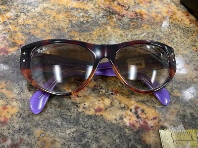 Gafas de sol Ray-Ban RB 4152 VAGABOND 1058/32 2N con marco de ojo de gato con estuche negro Foto 1 de 4