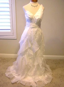 NUEVO CON ETIQUETAS ABS SCHWARTZ SEDA Un hombro Destino formal con volantes vestido 4 Off blanco - Imagen 1 de 5