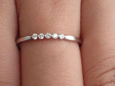 Impresionante anillo de boda para mujer enchapado en oro blanco de 14 k con diamantes simulados de corte redondo Foto 1 de 4