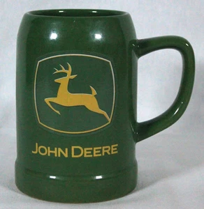 TAZA DE CERÁMICA VINTAGE M. CORNELL IMPORTS JOHN DEERE 5,75" ALTO VERDE 20 OZ SIN USAR - Imagen 1 de 5