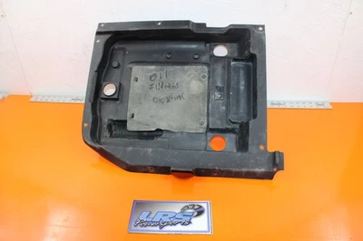 Honda Big Red 700 MUV700 2010 debajo del asiento bandeja de plástico llenado de aceite y cubierta de varilla  Foto 1 de 4