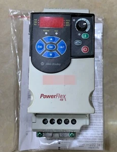 Inverter usato 1pz 22F-A4P2N103 0,75KW - Foto 1 di 2