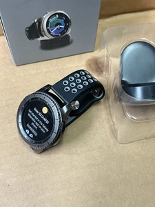Samsung Gear S3 Frontier 46 mm Steel Case with Band Smart Watch -sm-R760 - Photo 1 sur 4