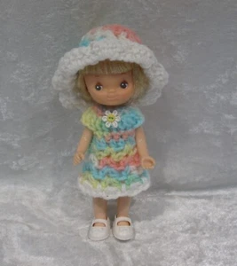 Passend für Betsey Clark & HOLLY Hobbie #17 Handarbeit Häkelkleid & Mütze Set - Bild 1 von 3