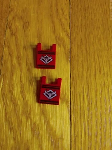 LEGO Ninja Red Flag Silver Bull Head Lot of 2 Replacement Piece Part FREE SHIP - Picture 1 of 6