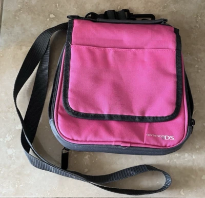 Nintendo DS Universal Transporter Pink Game Carry Case Organizer Bag Strap Zips Foto 1 de 4
