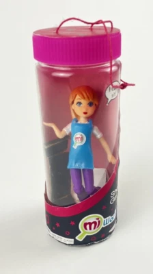 Boneco Jakks Pacific miWorld Jointed Shop Girl na embalagem com vestido/avental - Imagem 1 de 4