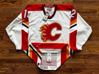 Calgary Flames Jarome Iginla CCM Pedestal 48 Authentic Hockey Jersey Center Ice - Image 1 of 4