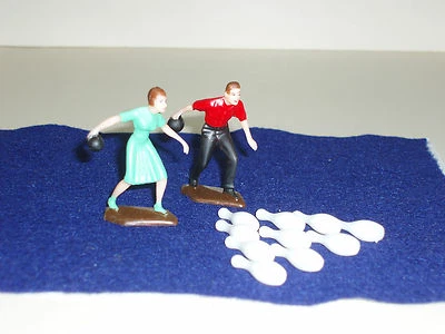 Bolos Bowlers de colección adornos para pasteles hombre y mujer bombín 10 prendedores Nuevo de Lote Antiguo Hong Kong Foto 1 de 4