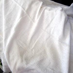 70cm x 112cm Vintage Cotton Cretonne Sewing Fabric 1960s White Barkcloth Era - Picture 1 of 5