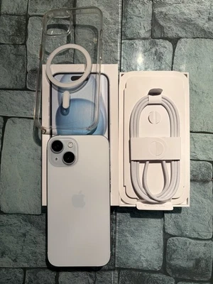 iPhone 15 128GB Blau + Zubehörpaket - Bild 1 von 4