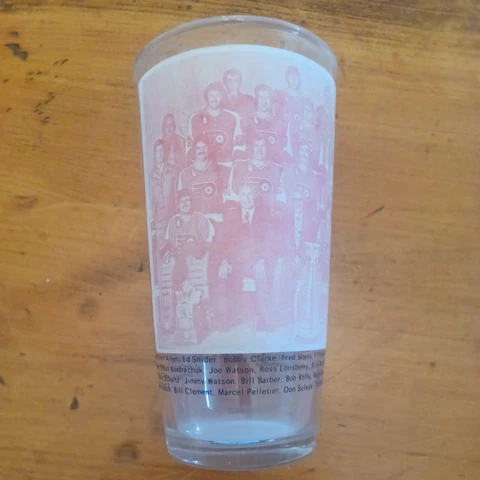 Philadelphia  Flyers Glass '74-'75 Stanley Cup Champions Bobby Clark HOF Cover