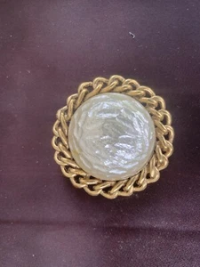 Vintage Sarah Coventry Brosche/Pin Barock Göttin Perle Kunstkuppel Goldton - Bild 1 von 7