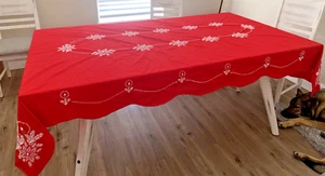 Christmas Red Scallop Edge Tablecloth Embroidered Candelabra & Poinsettia 100x58 - Picture 1 of 19