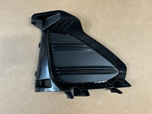 Genuine Fog Lamp Cover 2019-2020-2021 Veloster BASE Passenger Side Bumper Bezel - Picture 1 of 3