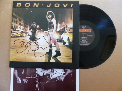 BON JOVI signed Autogramm signiert auf "SAME" Vinyl Schallplatte LP - Bild 1 von 4
