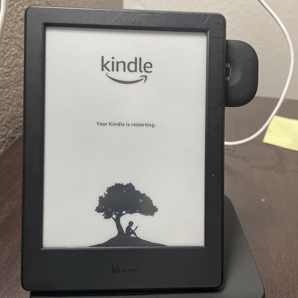 Kindle Paperwhite 8ª generación en negro pantalla de 6 pulgadas Foto 1 de 1