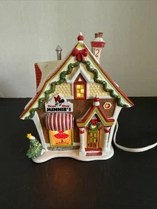 Departamento Disney 56 Minnie Mouse Dress Shop Christmas Village 2011 - Imagen 1 de 6