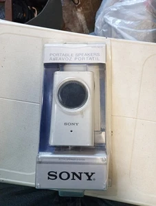 New Sony SRS-M30 Portable Active Mini Speaker System for CD MP3 Gaming Walkman - Picture 1 of 3