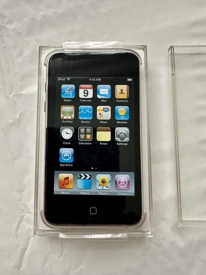 Apple iPod Touch 2nd Generation 8 GB Brand New In  Sealed In Box! - Image 1 of 4