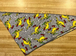 Dog Ice Skating Tossing Snow Ball Triangle Dog Bandana L-XLarge 29" Bandanas NWT - Picture 1 of 3