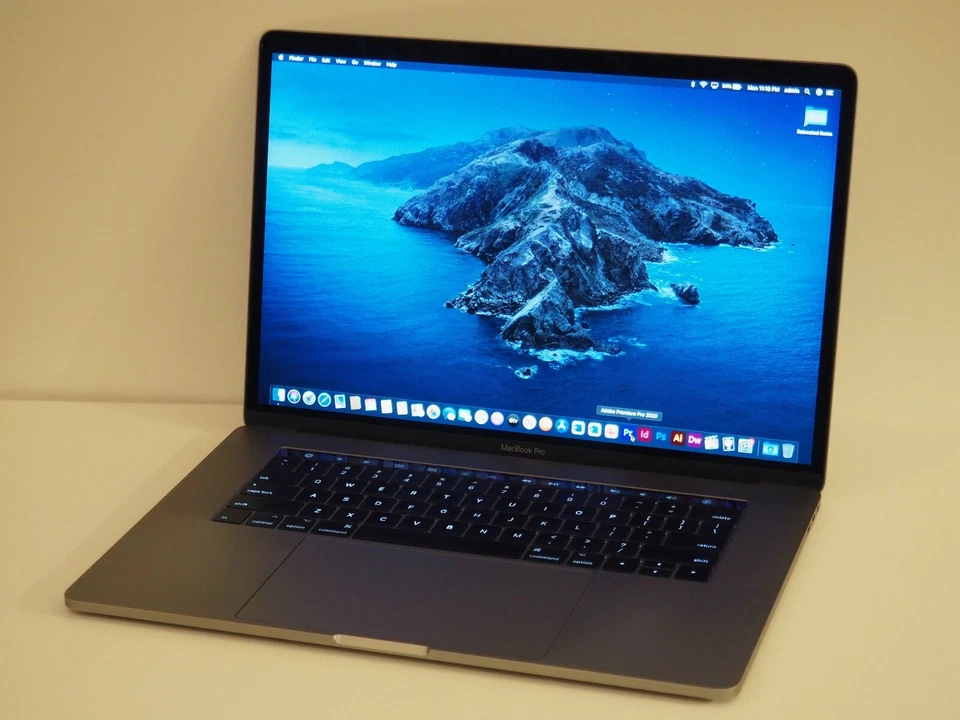 Apple MacBook Pro Retina 15" 6 núcleos i7 + ¡CARGADO! + 32 GB RAM + SISTEMA OPERATIVO 2024 + ¡EXTRAS!! Foto 1 de 4