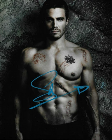 Arrow Stephen Amell Signed Photo 8x10 COA Cover