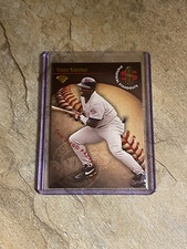1996 Leaf Statistical Standouts Tony Gwynn #2 of 8  #0068/2500