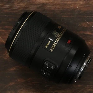 Nikon AF-S Micro Nikkor 105mm f/2.8 G VR Lens [Near Mint] #5983 - Picture 1 of 13