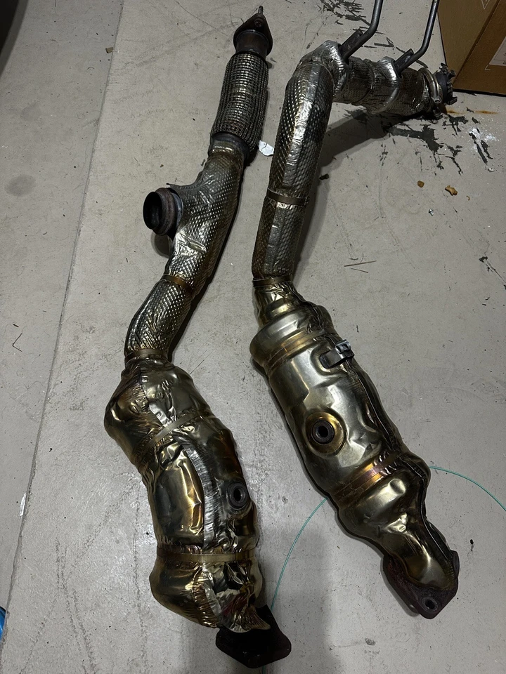 Tubo de escape Ford Bronco Sport Foto 1 de 4