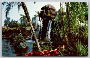 Postkarte Disneyland Piratenbucht Totenkopf Felsen Fantasyland Anaheim CA - Bild 1 von 2