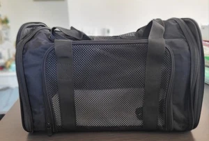 Cat / Dog Pet Carrier - Picture 1 of 2