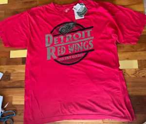NWT Detroit Red Wings Red T-Shirt Size XL Old Time Hockey - Picture 1 of 5