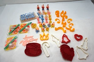 VINTAGE CAKE TOPPERS LOT BASKETBALL CLOWNS BIRTHDAY FAVORS CUPCAKE PICKS 1950s - Picture 1 of 8