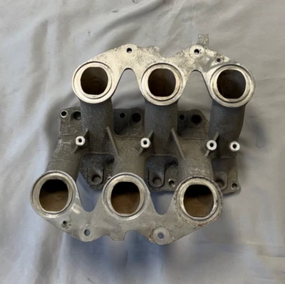 03-07 CADILLAC CTS НИЖНИЙ ВПУСКНОЙ КОЛЛЕКТОР GM 90411882 Б/У ОТ ОРИГИНАЛЬНОГО ПРОИЗВОДИТЕЛЯ - Изображение 1 из 4