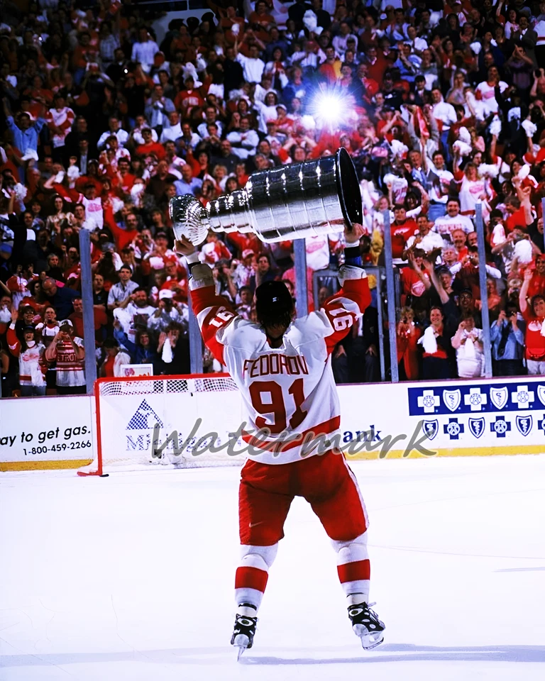 NHL 1997 Detroit Red Wings Sergei Fedorov and Stanley Cup Color 8 X 10 Photo  - Image 1 of 1