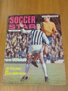SOCCER STAR 24TH APRIL 1970 JEFF ASTLE BRIAN LABONE UK MAGAZINE = - Picture 1 of 1
