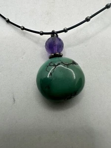 Green Stone Pendant Neckless - Picture 1 of 5