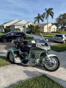 1999 Honda Goldwing - Picture 1 of 4
