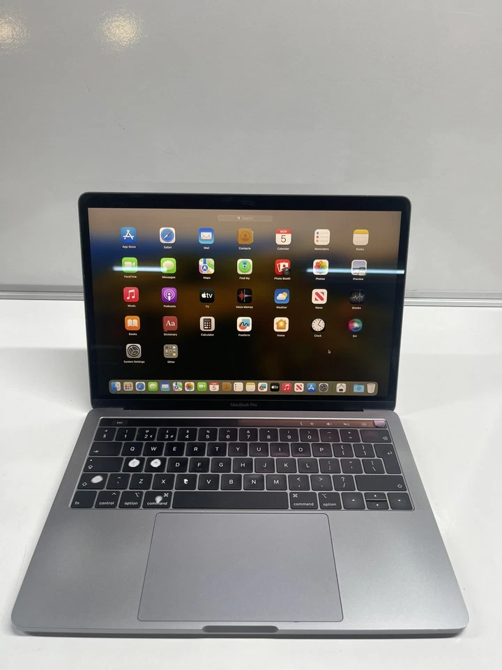 Apple MacBook Pro 13" (2019) A1989 i5-8th , 8GB RAM, 512GB SSD Touchbar Laptop - Image 1 of 4