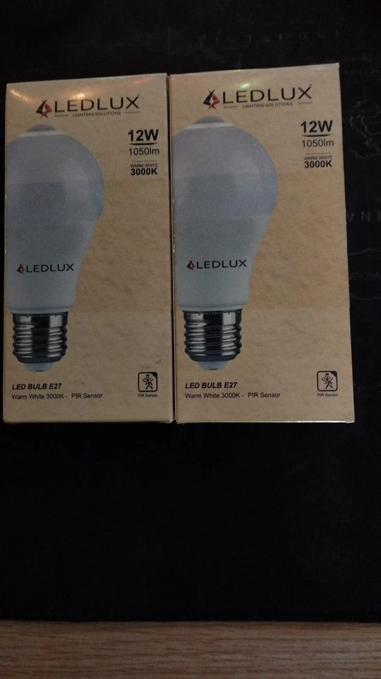 Lampadina Led  E27 27W 220V luce calda 3000K  con Sensore di Movimento PIR - Immagine 1 di 2